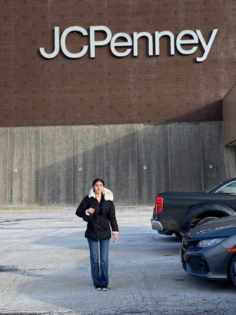 Alexa Moreno goes out shopping at JCPenney
